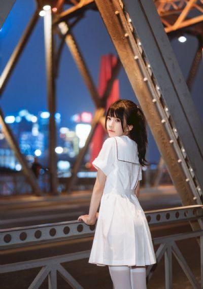 美女久久_720神马影院手机在线